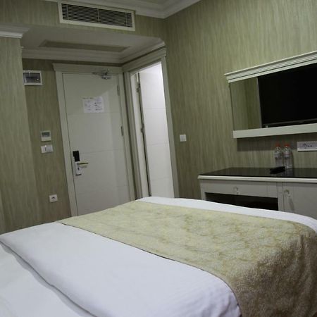Ens Hotel Istanboel Buitenkant foto